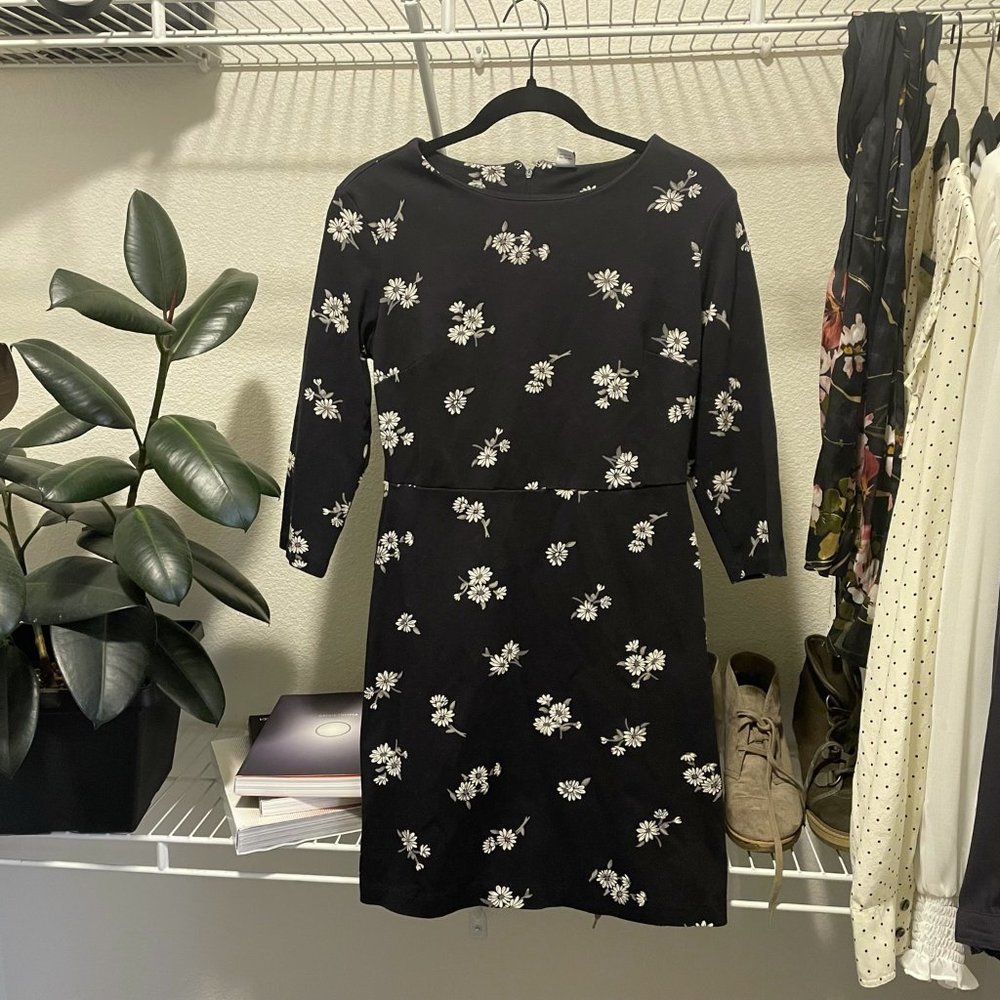 Old Navy / Floral Dress / Black / Medium